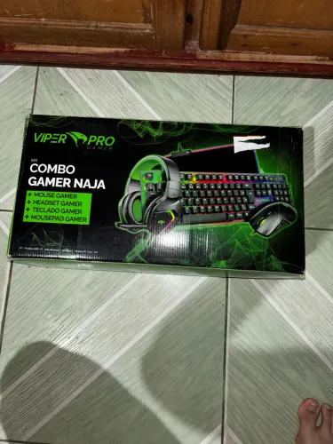 Kit gamer completo usado apenas uma vez