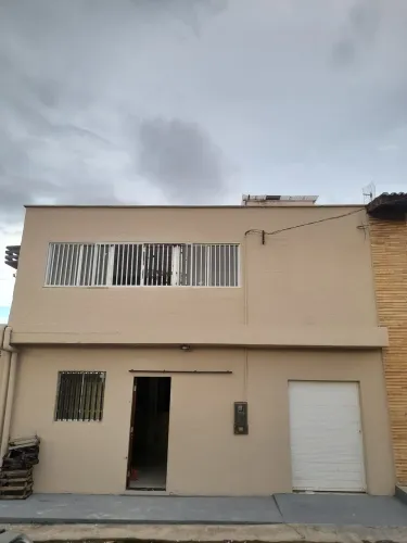 Aluguel imóvel residencial e viés comercial casa com reformas totalmente funcionais segura