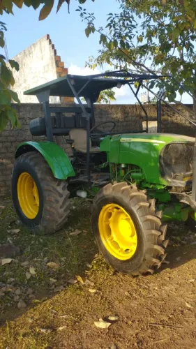 TRATOR JOHN DEERE 6180J, ANO 2015, 90 CV, TRAÇADO, SEM IMPLEMENTOS