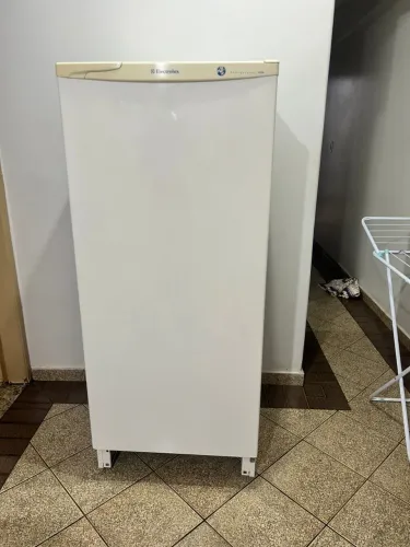 GELADEIRA ELETROLUX R280