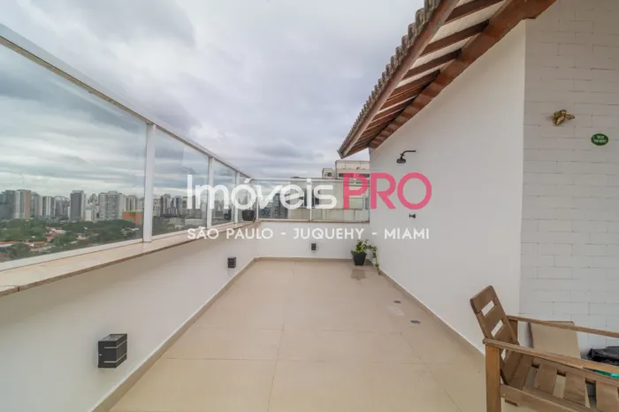 Linda cobertura reformada, 2 dormitórios, 1 suíte, Moema pássaros. Agende a sua visita!