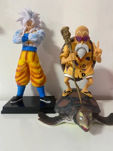 DRAGON BALL MESTRE KAME + GOKU SUPER SAIYAJIN 5 