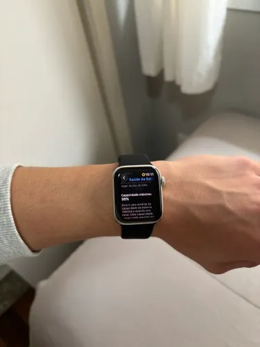Apple Watch SE 2 40mm Starlight | 98% de Bateria | Caixa e Carregador Originais