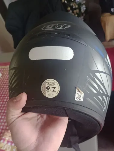 Vendo capacete tamanho 56