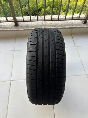 Vendo Par de Pneus Delinte DS 7 NOVOS 225/45 17
