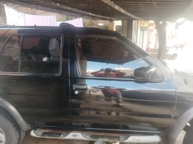 Nissan Pathfinder SE Luxo 3.3 V6 12V 1997