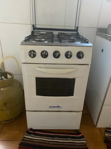Vende-se esse fogão de 4 bocas
