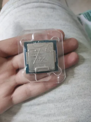 Processador Intel i3 10° Geração *NUNCA USADO*