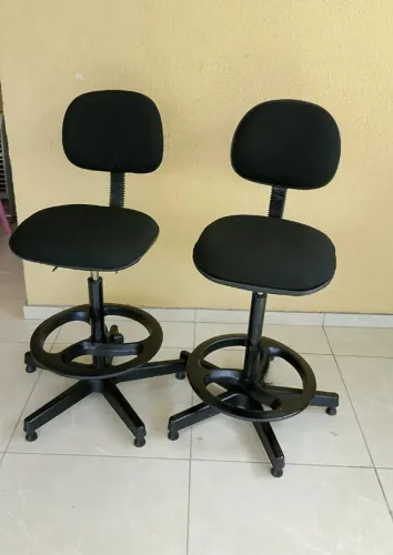 Cadeiras caixa alta balcão