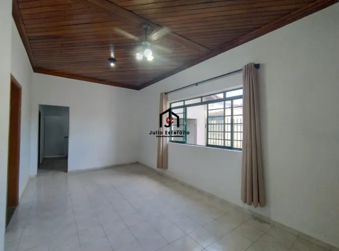 Casa com 3 dormitórios sendo 1 suíte no Centro em Pindamonhangaba
