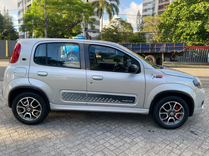 Fiat Uno Sporting 1.4 EVO Fire Flex 8V 4P 2013