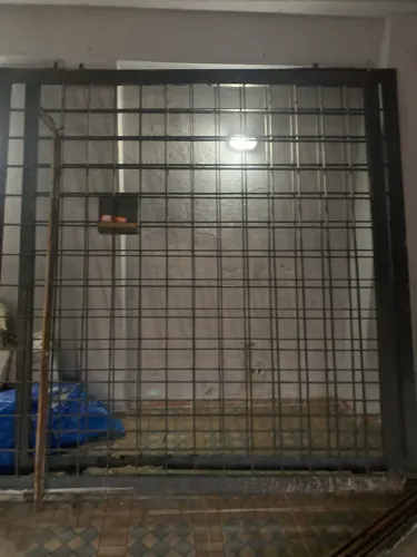 Vende-se Portão de garagem de ferro