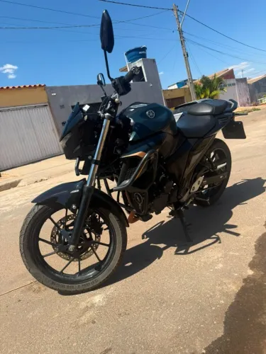 Vendo Yamaha fazer somente com 31 mil rodados moto tudo ok documento