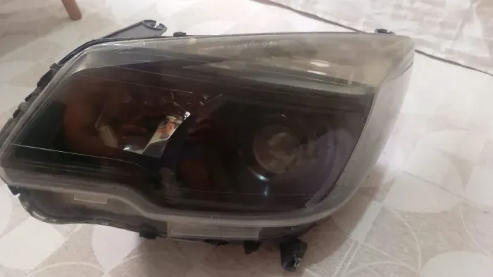 VENDO PAR DE FAROL S10 2015
