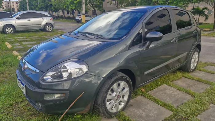 Fiat Punto Attractive 1.4 Fire Flex 8V 5P 2013