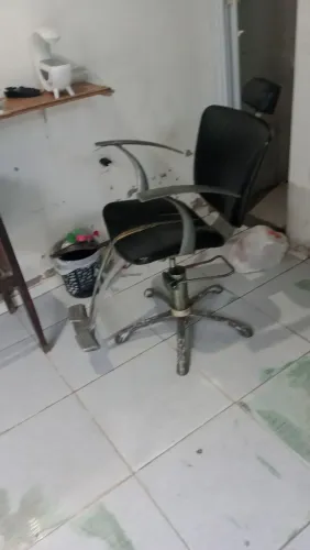 Cadeira de barbearia pra vc . Com o todo