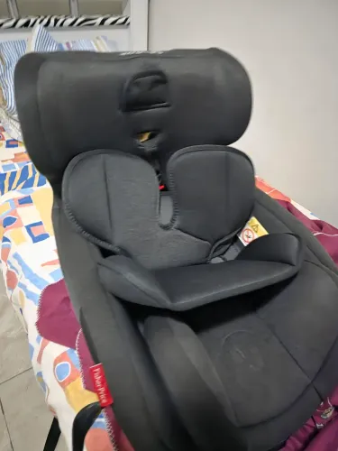 Cadeirinha Fischer Price seminova com isofix.