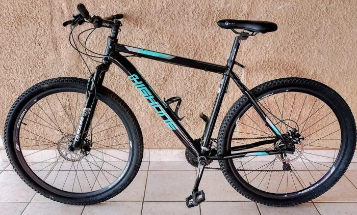 Bicicleta aro 29' semi nova