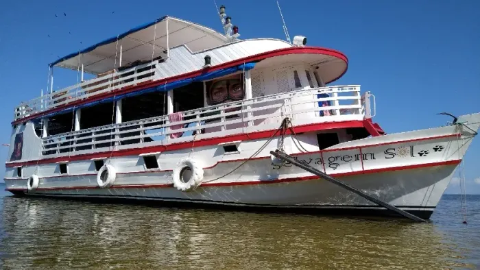 Barco Único pronto para viver ou trabalhar