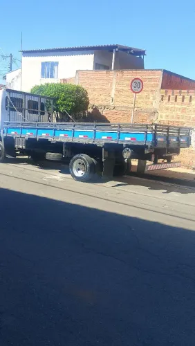 Vendo Apenas a carroceria 3/4.