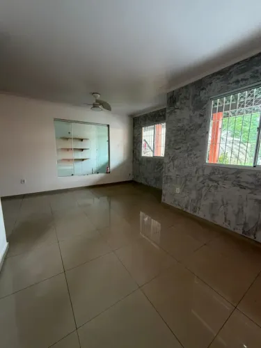 Alugo casa de condomínio na Cohama, 3 quartos, Nascente, Excelente localização