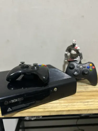 Xbox 360 RGH Tunado 1TB + 100 Jogos | 2 Controles | TROCO POR PSP DESBLOQUEADO