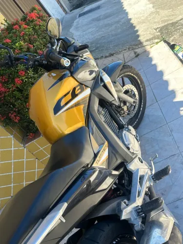 Cb Twistter 250 dourada