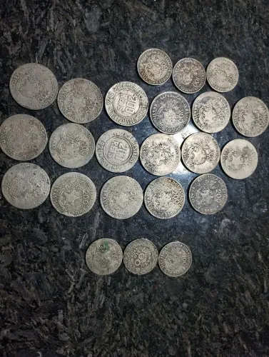 Lote de moedas de Reis