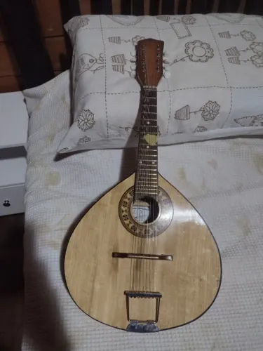 Vendo bandolim 8 cordas