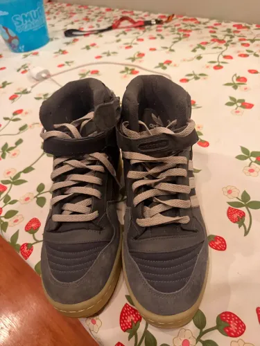Tênis adidas fórum mid