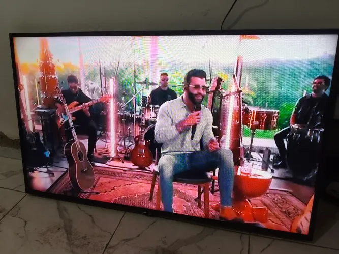 Tv 60 polegadas Smart tv wi-fi internet e controle