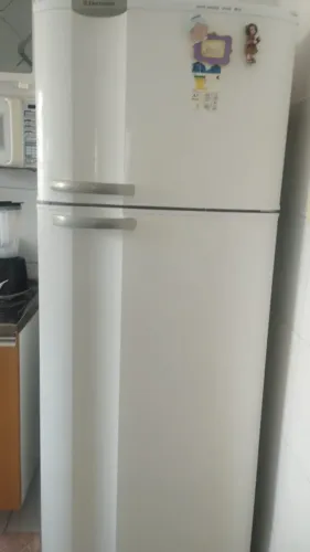 Vende se geladeira 