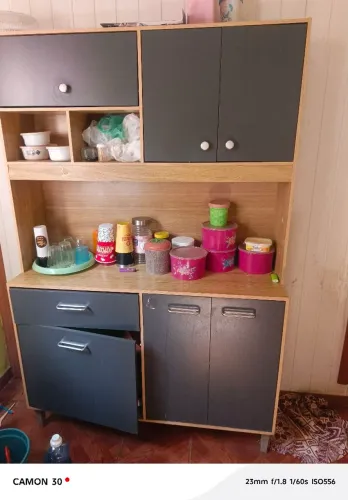 Vendo armário de cozinha pouco tempo de uso