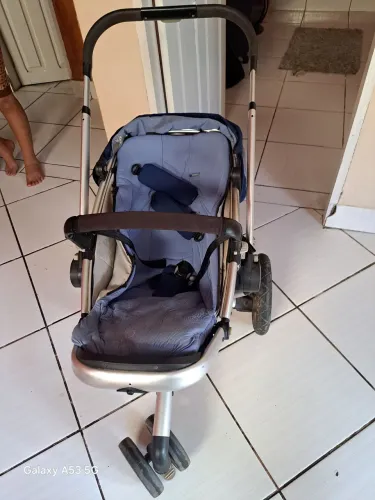 Carrinho de bebê por apenas 350,00