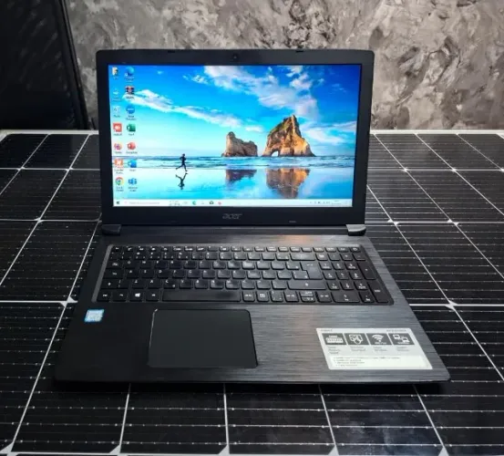 ?Notebook Acer Aspire Processador: Intel®? Core? i3- 7° Geração Placa de vídeo: UHD Grap
