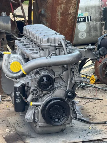 Motor Scania 420 eletrônico revisado