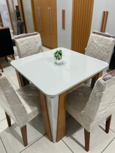 Mesa de jantar 4 lugares // tampo de vidro