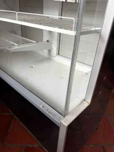 Refrigerador Expositor Gelopar GPEA-140R 220V - Ótimo Estado
