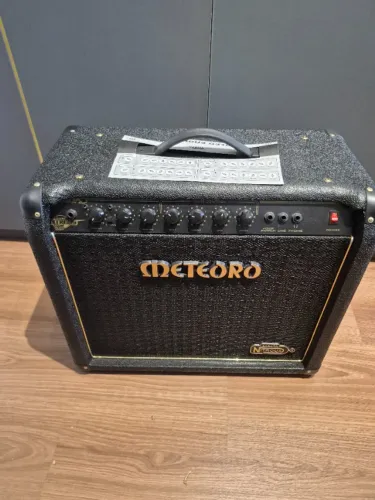 Amplificador guitarra meteoro gs100