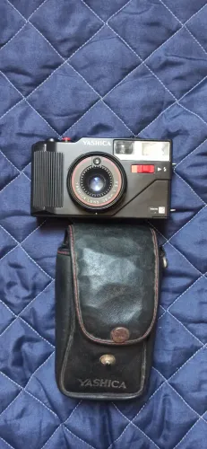 Câmera Analógica Vintage Yashica MF-3
