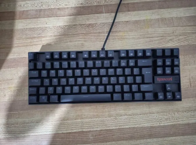 Teclado mecânico redragon kumara