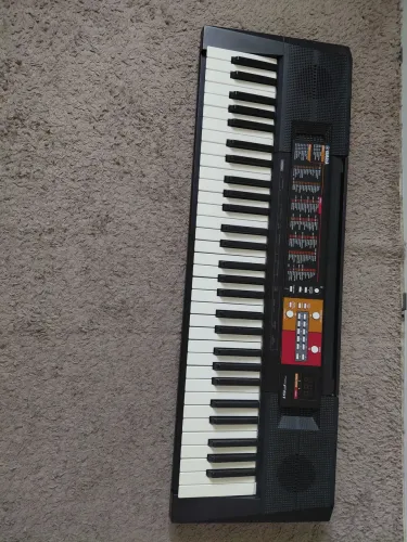Teclado Yamaha PSR-F51 + Capa acolchoada