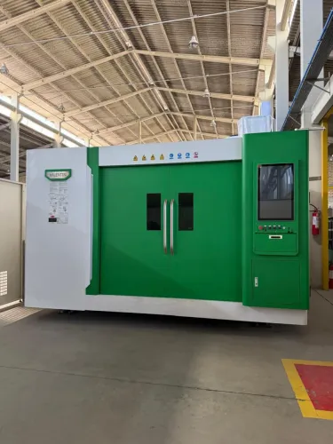 Laser fechada duplo palete 2500x6000 ACEITAMOS FINANCIAMENTO