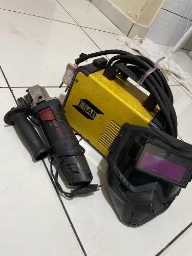 Vendo máquina de solda inversor esab