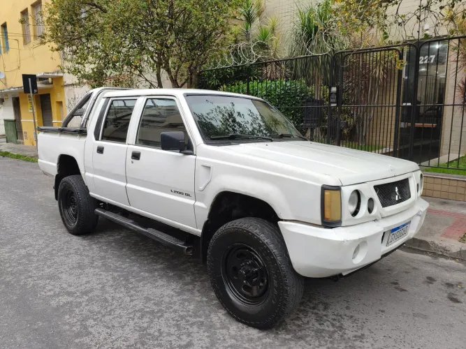 Mitsubishi L200 GL 2.5 4X4 CD Diesel 2006