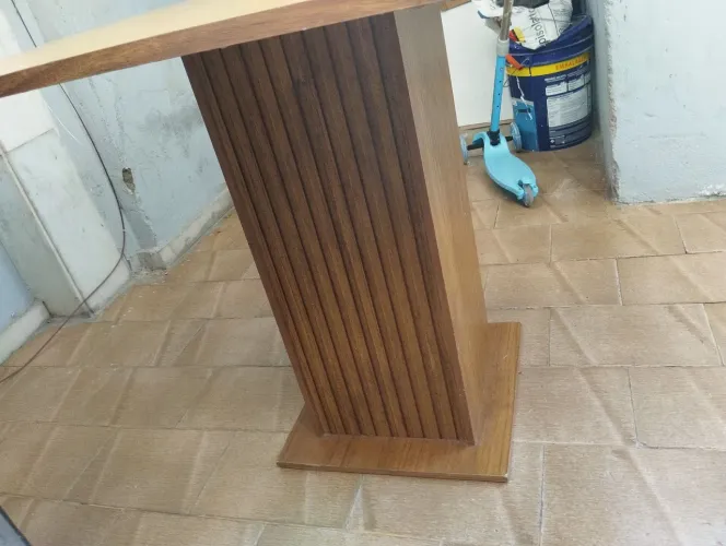 Mesa sem cadeiras