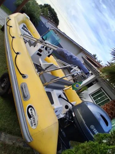 Inflável 5m com Yamaha 90 Hp