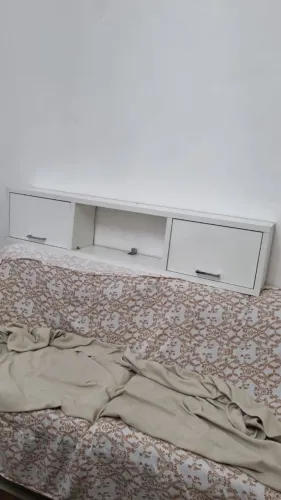 Aparador laqueado com 2 portas. R$120. Retirar no Jardim do Salso