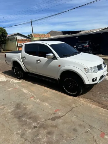 Mitsubishi L200 Triton HPE 3.2 CD TB Int.diesel AUT 2013