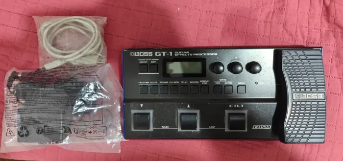 Pedaleira Boss GT-1